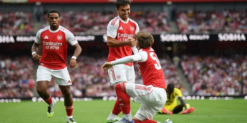 Dù mới 15 tuổi Dowman cho thấy bản lĩnh hiếm có